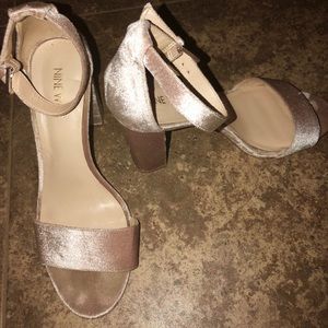 NineWest pale pink velvet heels
